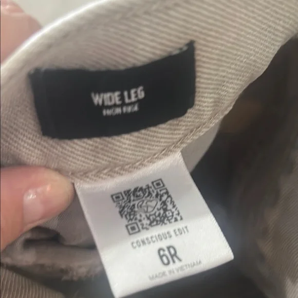 Express Cream Wide Leg Jeans - Picture 5 of 5